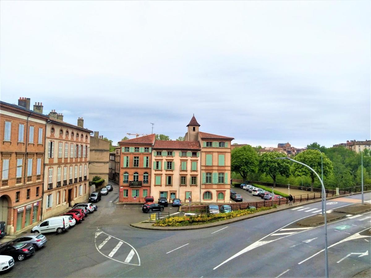 Chambre Privee Et Spacieuse Au Sein D'Un Logement Partage - Central, Quartier Villebourbon - 3 Chambres Doubles - 2 Balcons - Places De Stationnements Gratuites - 5 Min A Pied Gare Et Hypercentre 蒙托邦 外观 照片