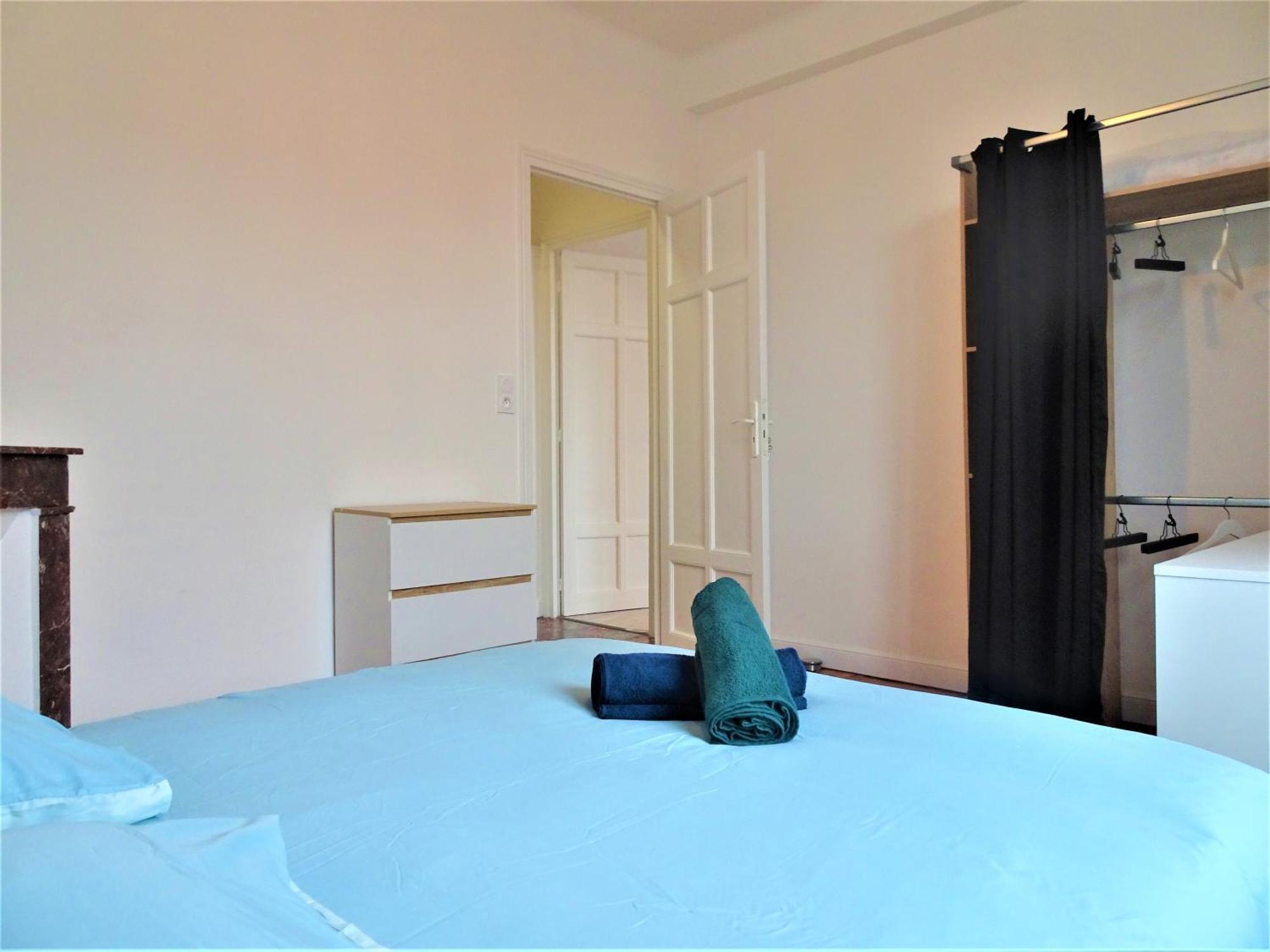 Chambre Privee Et Spacieuse Au Sein D'Un Logement Partage - Central, Quartier Villebourbon - 3 Chambres Doubles - 2 Balcons - Places De Stationnements Gratuites - 5 Min A Pied Gare Et Hypercentre 蒙托邦 外观 照片