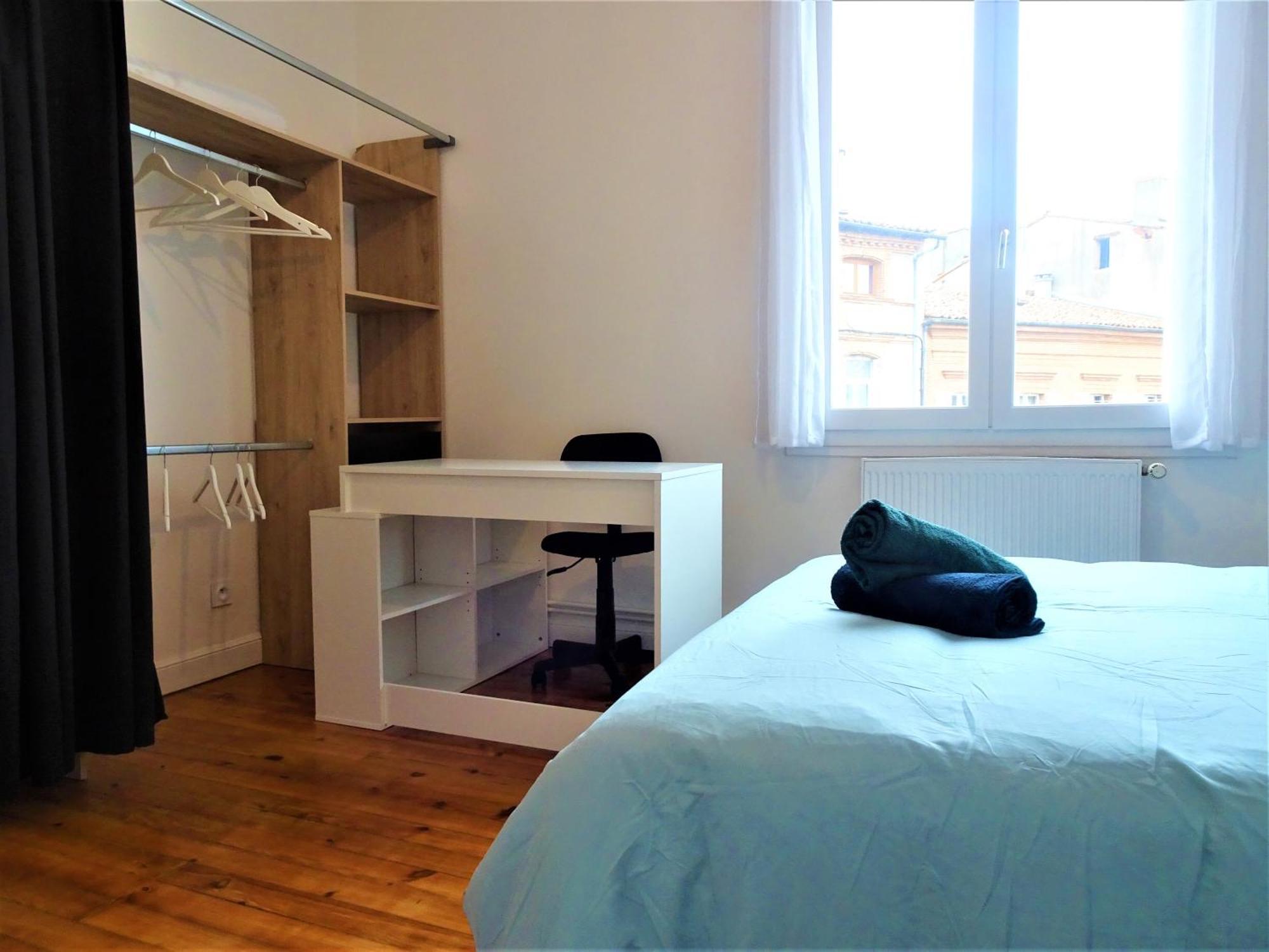 Chambre Privee Et Spacieuse Au Sein D'Un Logement Partage - Central, Quartier Villebourbon - 3 Chambres Doubles - 2 Balcons - Places De Stationnements Gratuites - 5 Min A Pied Gare Et Hypercentre 蒙托邦 外观 照片